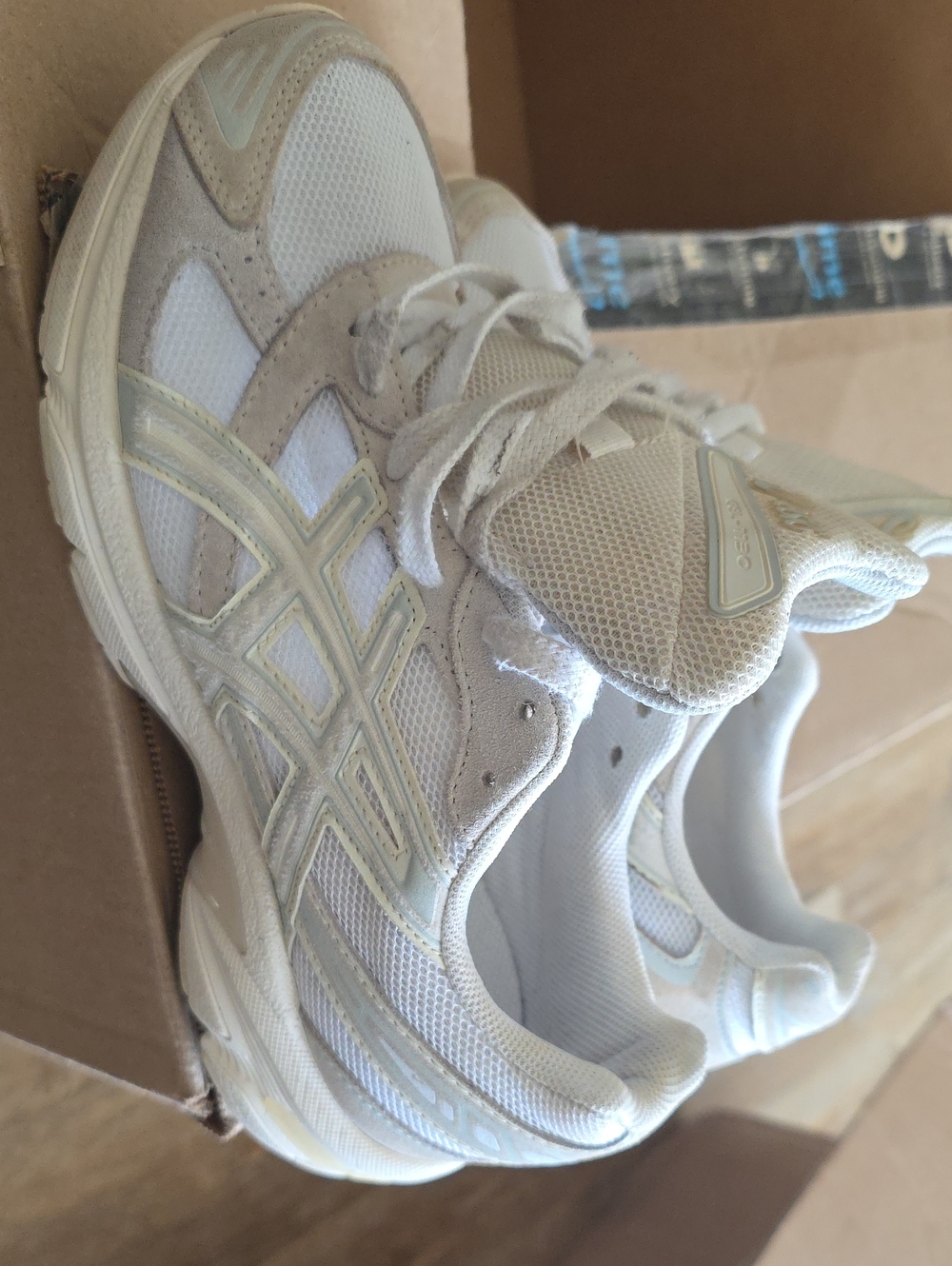 Used Womens Asics Size 8.5 White Mesh Athletic Sneakers No Box In Good Condition